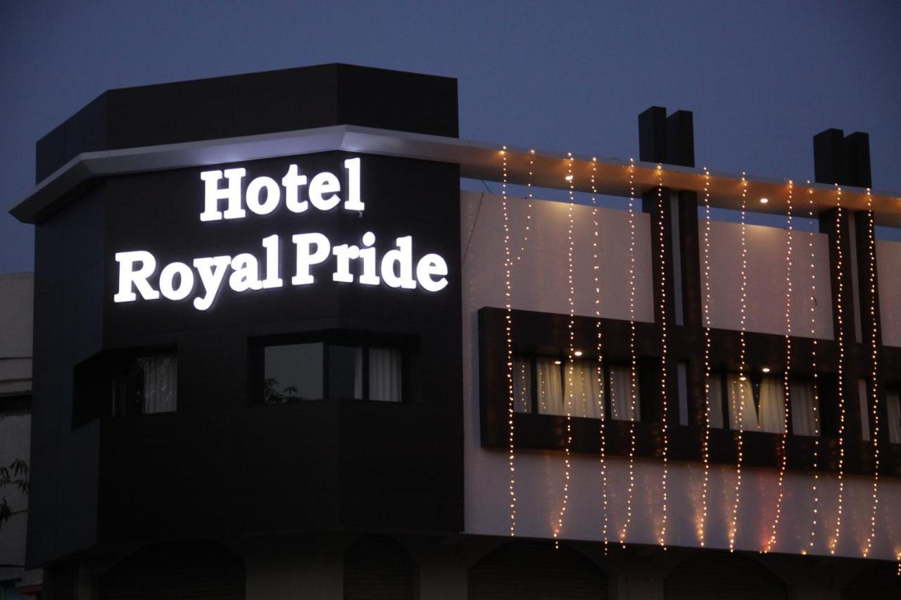 Hotel Royal Pride Amhedabad Dış mekan fotoğraf